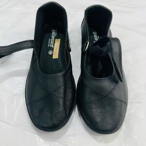 Arcopedico Black Women's Flats